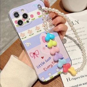 iPhone 7/8/SE2 case with beaded lanyard